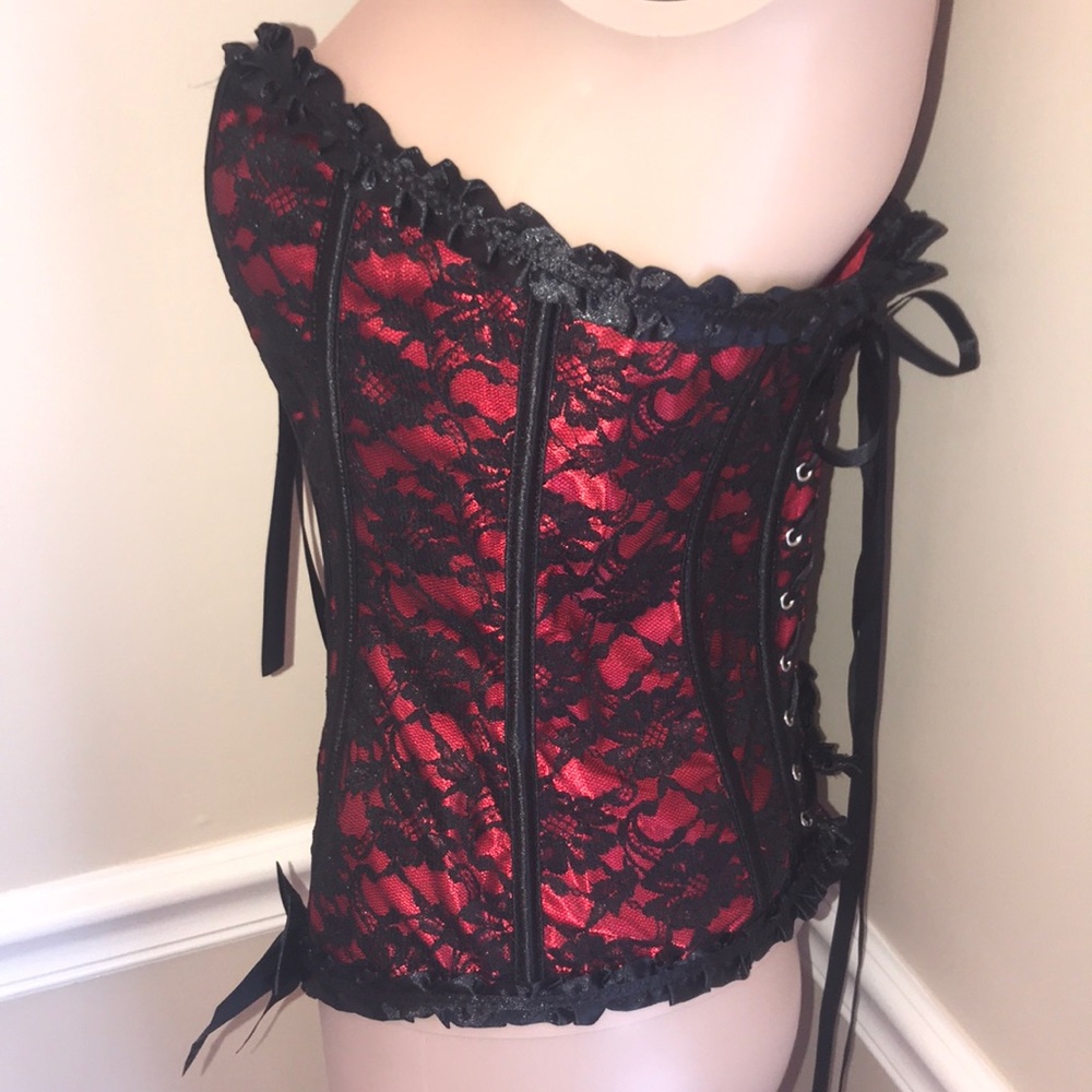 🌹 Sexy Red/Black Bustier Top - Picture 2 of 9